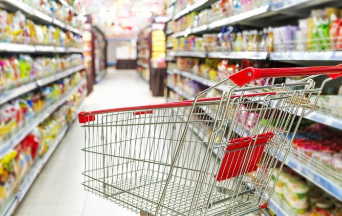 Не сакал да ја врати корпата со која пазарел, па добил ќотек од вработен во маркет