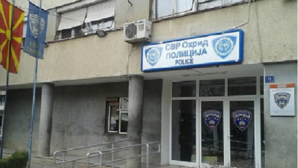 Од магацинот на Охридската касарна украдено оружје за цела чета!?