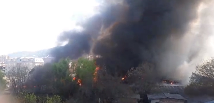ВИДЕО од пожарот во фабриката Треска