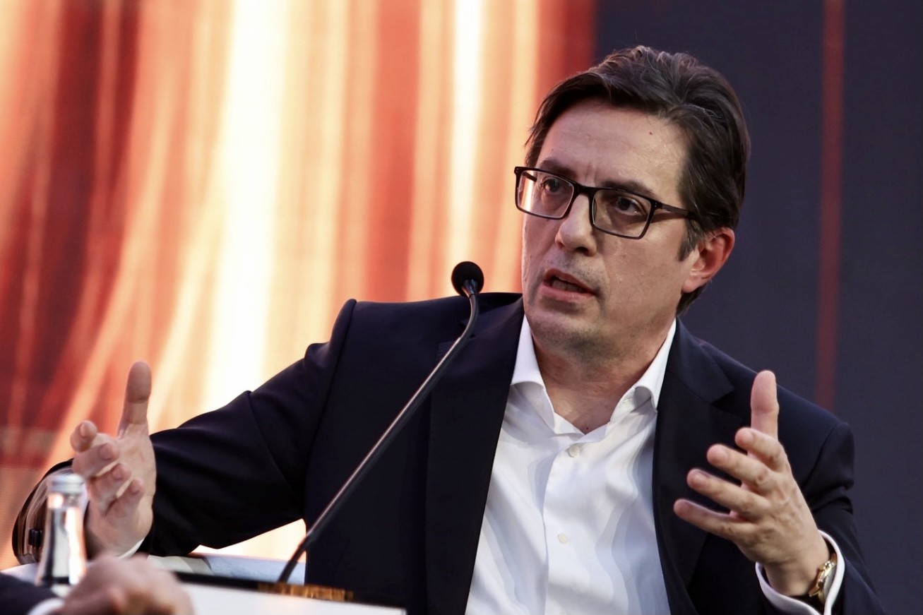 На Пендаровски му се смачи: “Аман више, до кога Европска Унија, децава се иселија – Ако нема датум во јуни мислам дека треба да ја олабавиме работава”