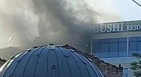 Пожар во хотелот „Буши“ повредени се десет лица (Видео)