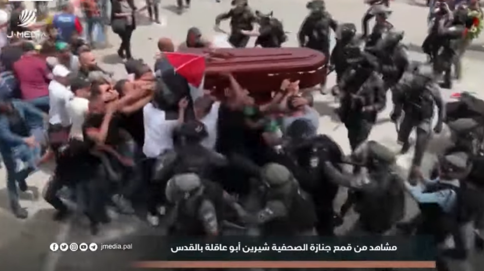 (Вознемирувачко видео) САД вознемирени, Израел се посрамоти пред светот: Белата куќа и ЕУ се згрозени од нападот на поворката на убиената новинарка