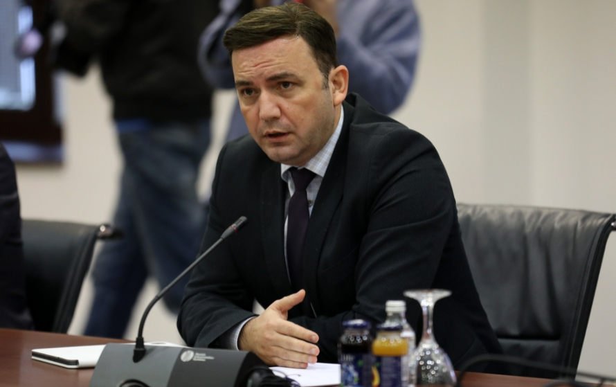 Османи го брани Макрон за „Северномакедонци“: Францускиот претседател направил ненамерна грешка