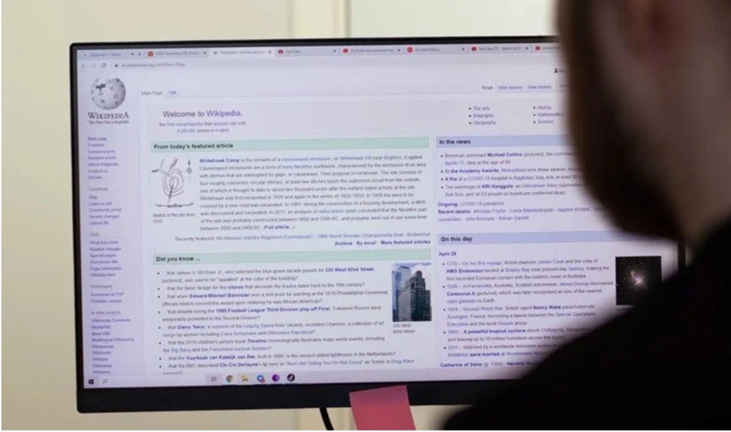 Руски суд ја казни Википедија со 88.000 долари: Шират дезинформации за војната