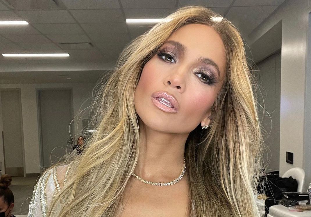 За верување ли е дека Џеј Ло има 52 години?! (Фото и Видео)