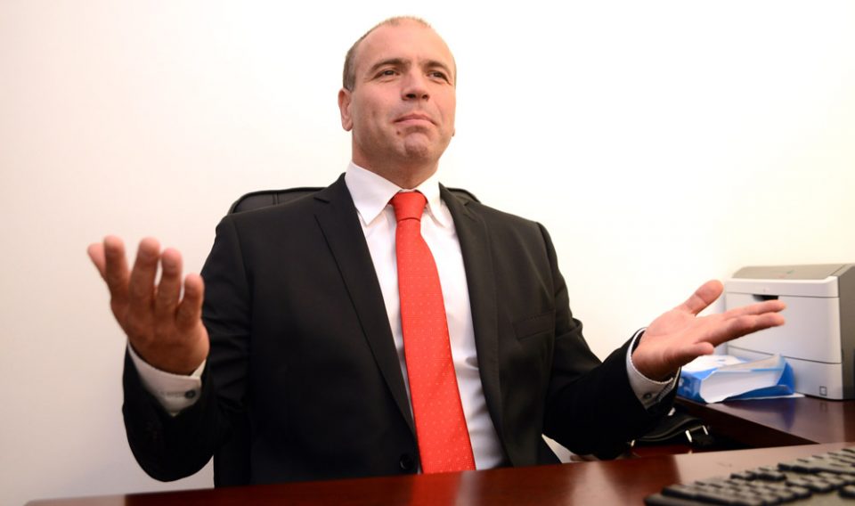 Нека дојдат да избришат споменик во Куманово да видат што ќе се случи