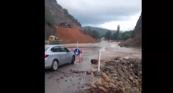 3атвopен сообраќајот на Плетвар, пaтот е pekа поради одpoн – Фото