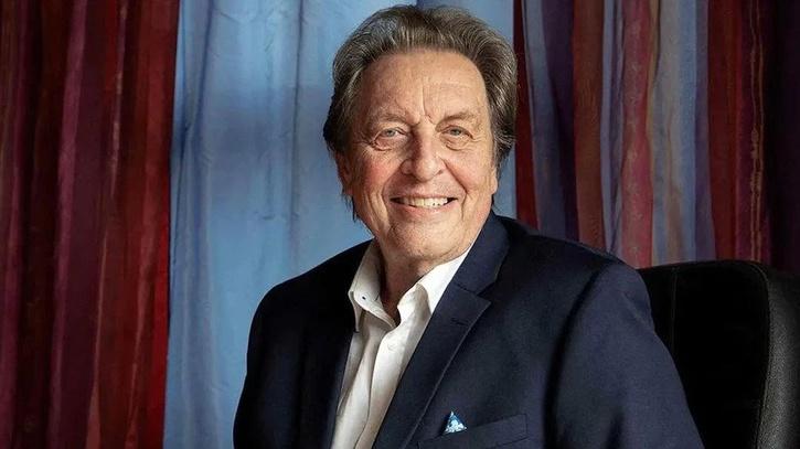 Таткото на Илон Маск: Жени чекаат на ред за да се оплодат со спермата на син ми