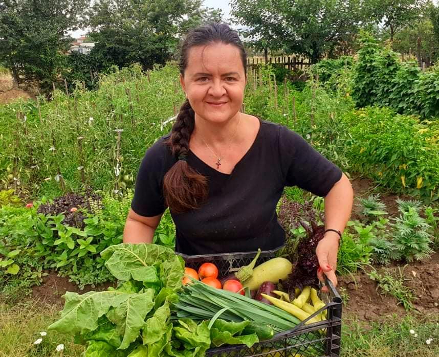 Фросина Ременски: Подобро да мирисате на лук отколку на лицемерие