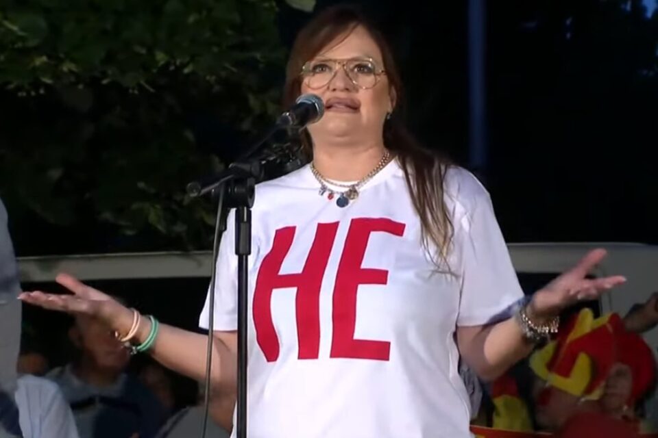 Весна Бејби: Макрон, јас сум Македонка!