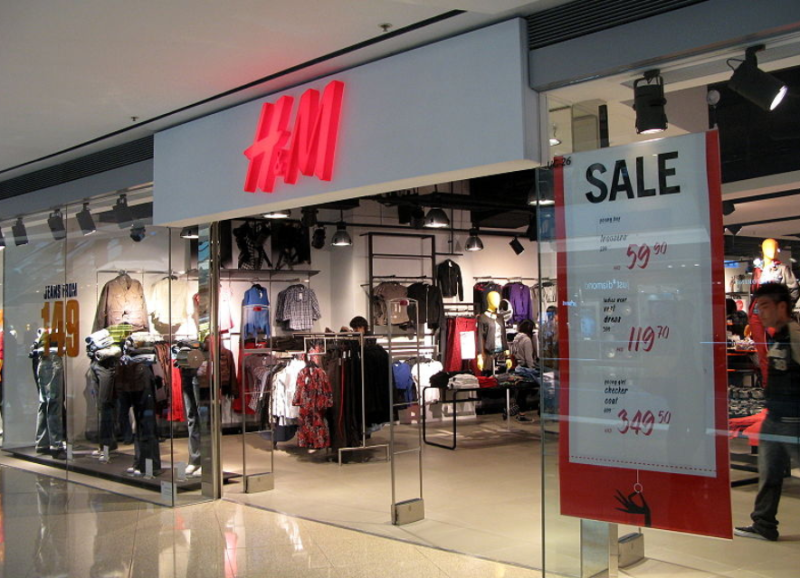 Кога ќе закачат сега еден попуст на гардероба во East Gate Mall, плус и се ќе ви биде испрано да не се мачите по дома да перете на скапа струја.