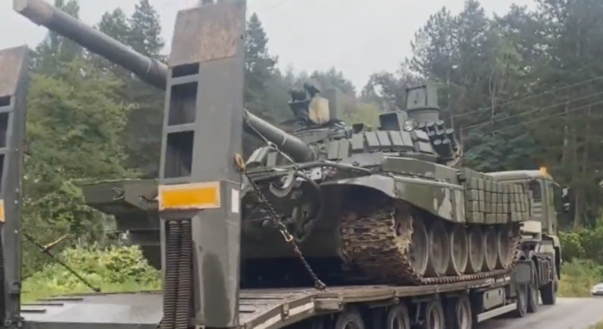 Србија распоредува тенкови на границата со Косово