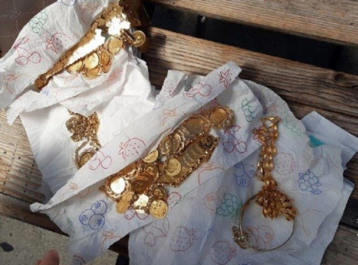 Брачен пар од Македонија со злато скриено во пелени се обидел да замине во Швајцарија