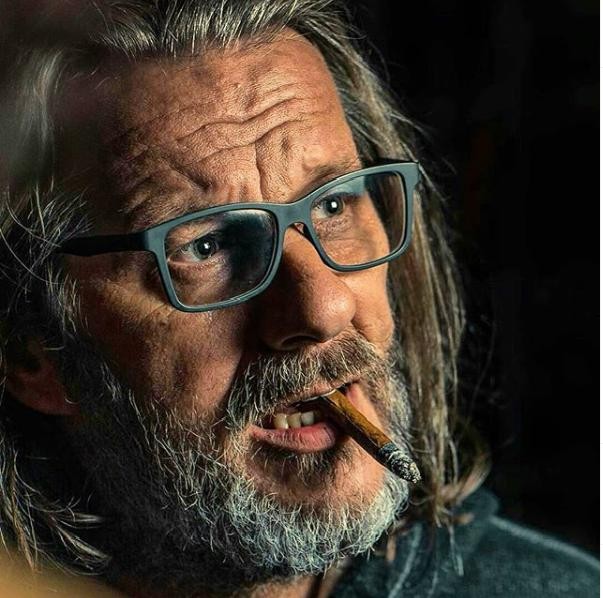 Игор Џамбазов: Земјо моја, кој така ти пресуди, кој толку те испусти и кој се плаши името да ти го изусти