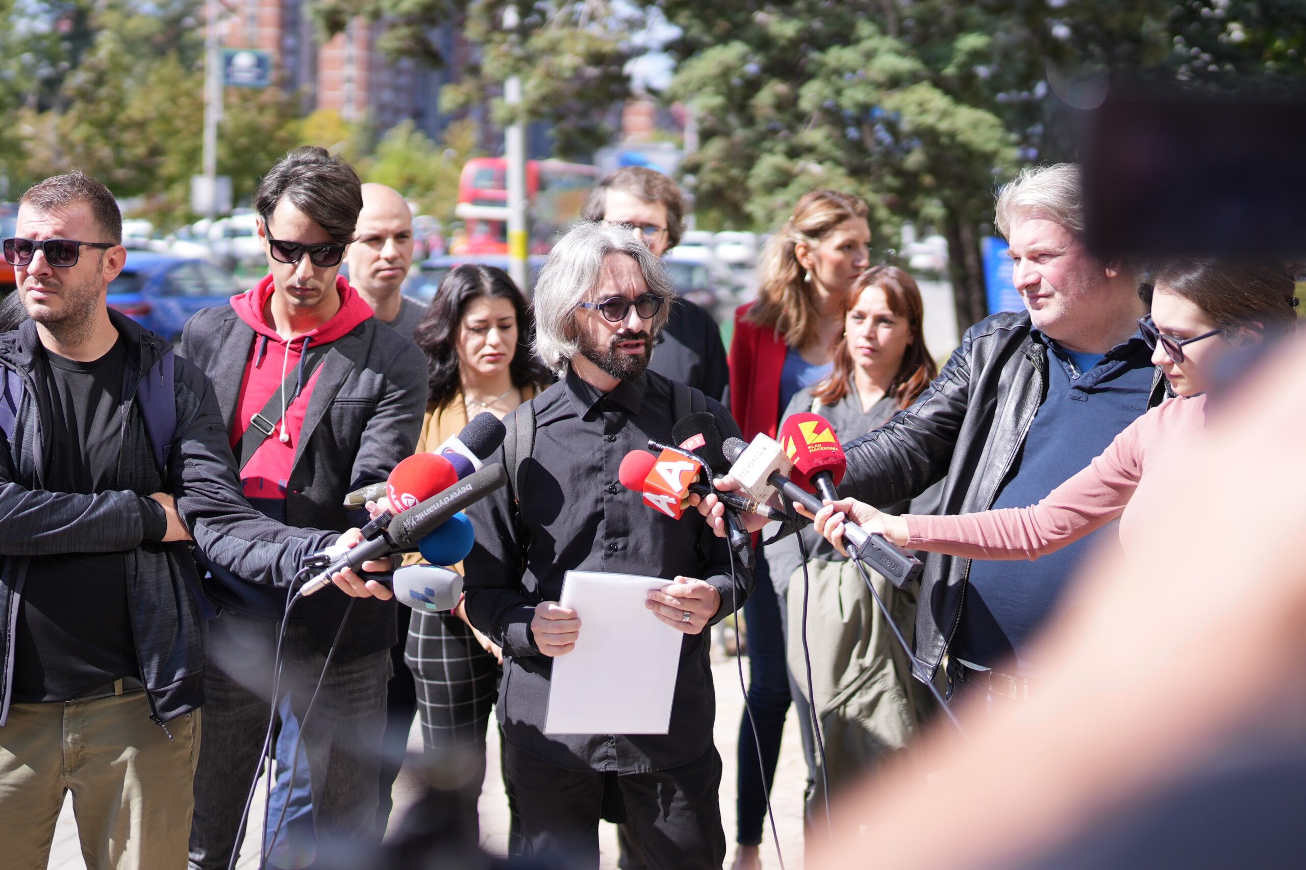 (Видео) Левица ја поднесе референдумската иницијатива до ДИК