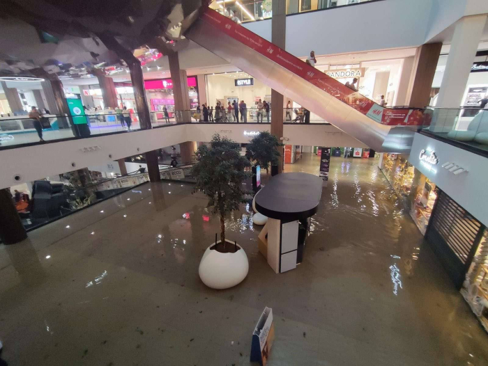 Ист Гејт Мол со соопштение по реакциите: Ова е вистинската причина за поплавата (ВИДЕО)