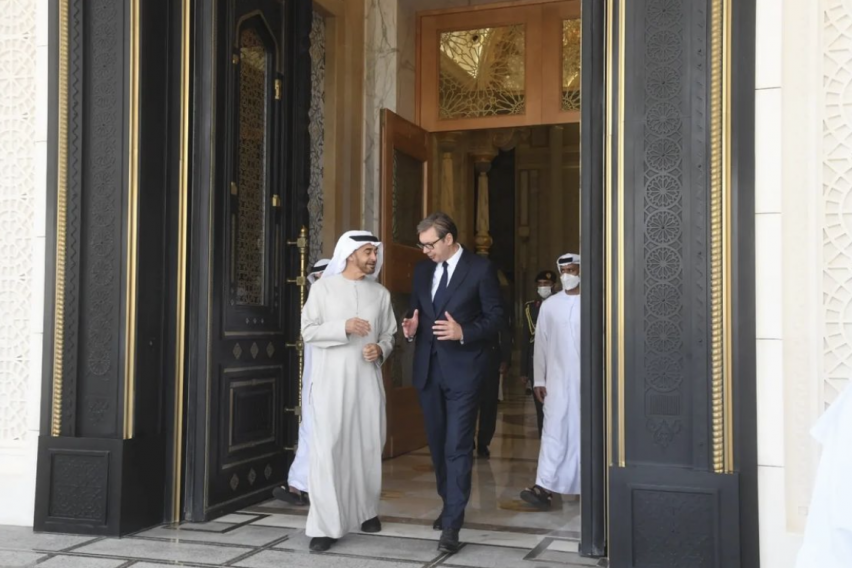 Вучиќ доби една милијарда од Арапски емирати