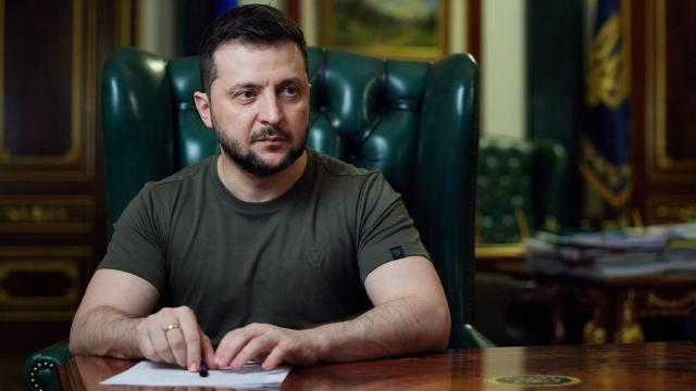 (Видео) Обид за атентат на Зеленски ?! Доживеал сообраќајка во Киев