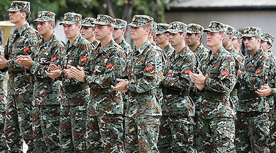 Младите во Македонија против задолжителниот воен рок