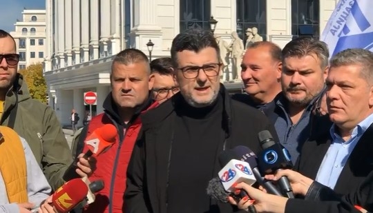 Скопски Водовод пред штрајк, разрешување на директорот побара лидерот на ССМ