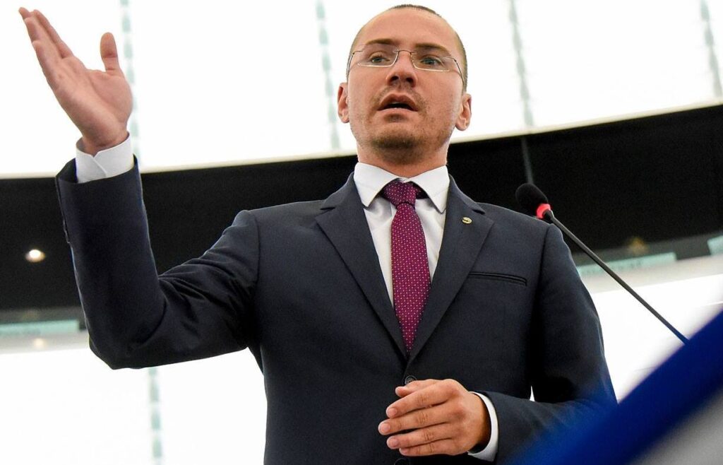 Џамбаски се напна: Борисов и Петков се предавници, го легитимираа македонскиот јазик