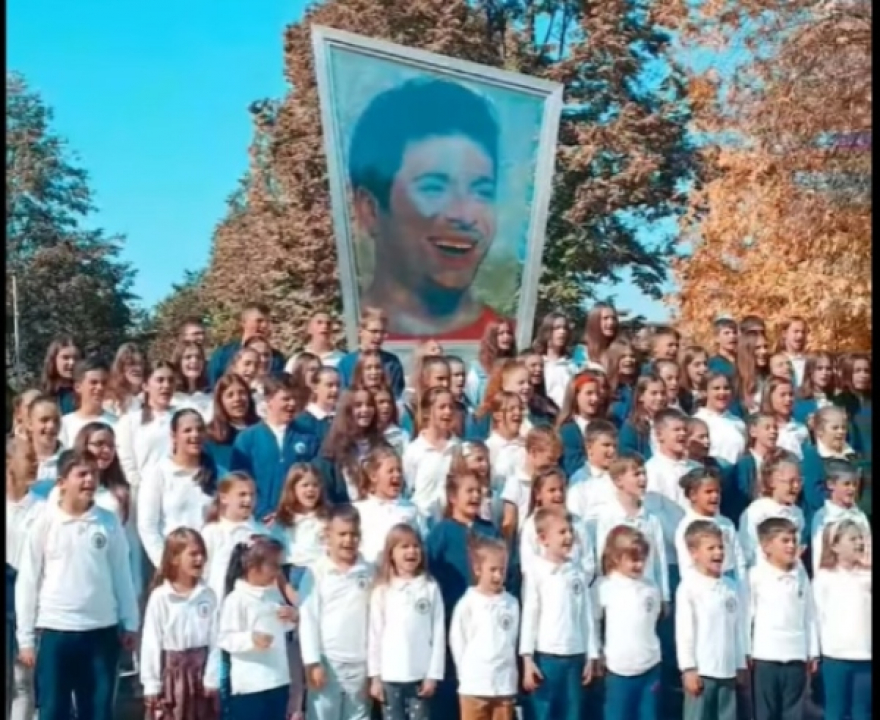 Преубави ? скопски Аеродром блескаше со песни од најмалите за Тоше