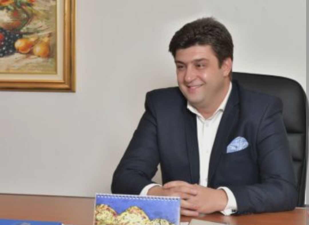 ,,Купен ЏИП БМВ Х5 на СТАРО, НЕ Е ЛУКСУЗ” смета Наумоски