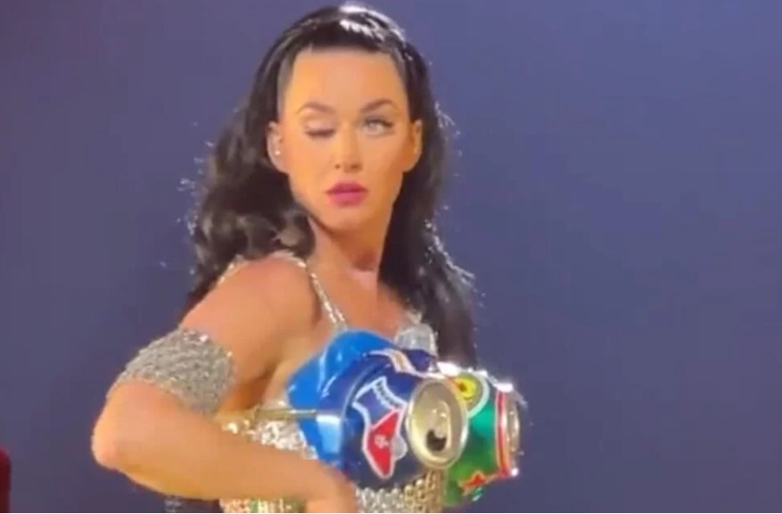 ШЛОГ СРЕДЕ КОНЦЕРТ ИЛИ ЛОШ БОТОКС? Се појави снимка на која пејачката НЕ МОЖЕ да го отвори окото!