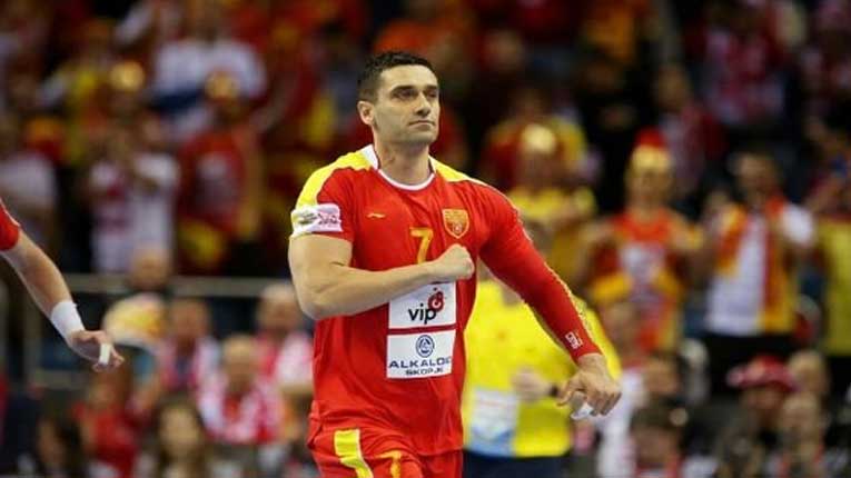 Вечерва сите навиваме за Кире и македонската ракометна репрезентација