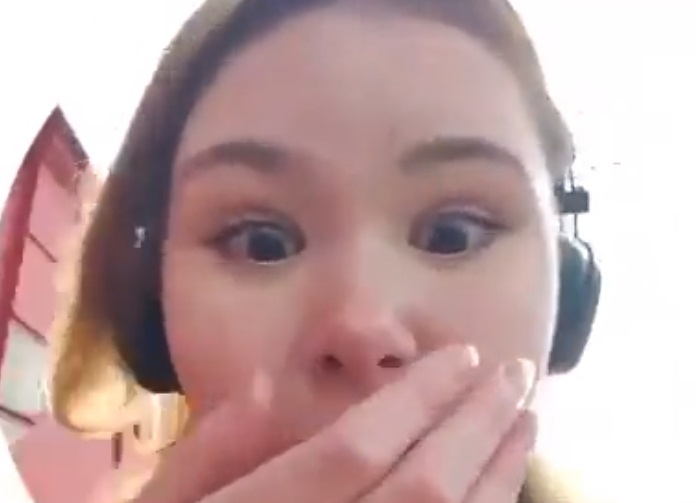 (Видео) Го сними ракетниот напад, девојка во Киев за влакно избегна експлозија