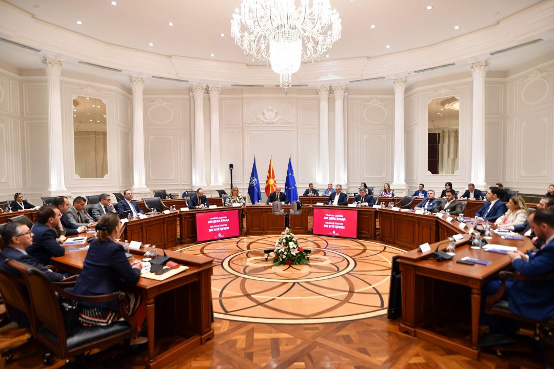 Учебната година започна БЕЗ УЧЕБНИЦИ И ПАРНО, но Ковачевски, Шаќири, Груби, Битиќи и Бесими ќе го унапредувале образованието преку СОВЕТ?!