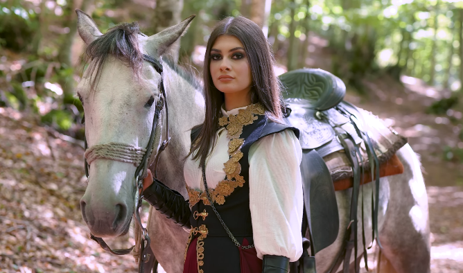 Младата Јована ја испеа „Не плачи мајко, не жали“ (ВИДЕО)