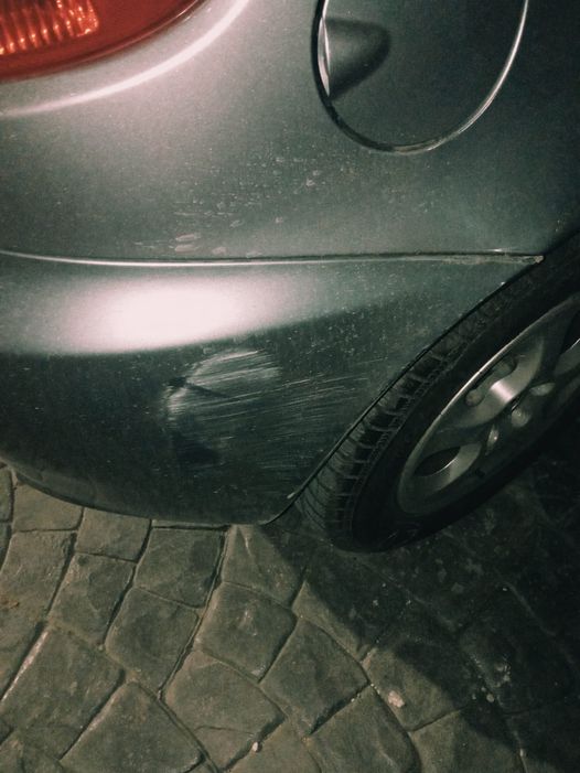 Апасиев се пожали дека некој му ја изгребал Алфата на собраниски паркинг и си отишол!