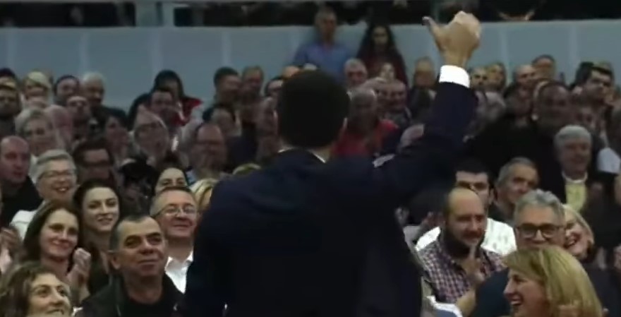 (Видео) Таче го станал и Бочварски: Стани Благоја, да те видат сите во салава…