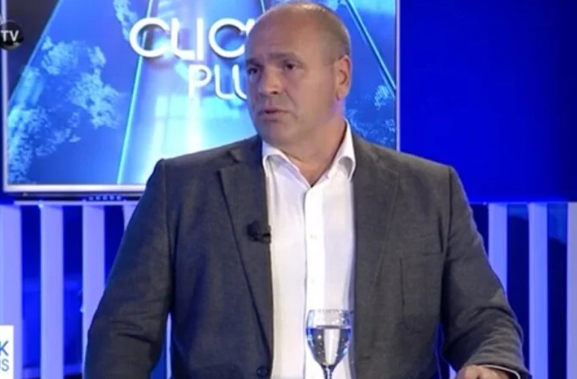 “Кога врховен командант се срами да каже МАКЕДОНСКИ НАРОД, јавно се извинувам што го поддржав Пендаровски“