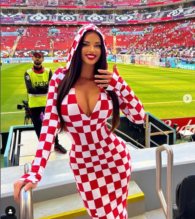 Најзгодната хрватска навивачка ги покажа облините во Катар (ВИДЕО)