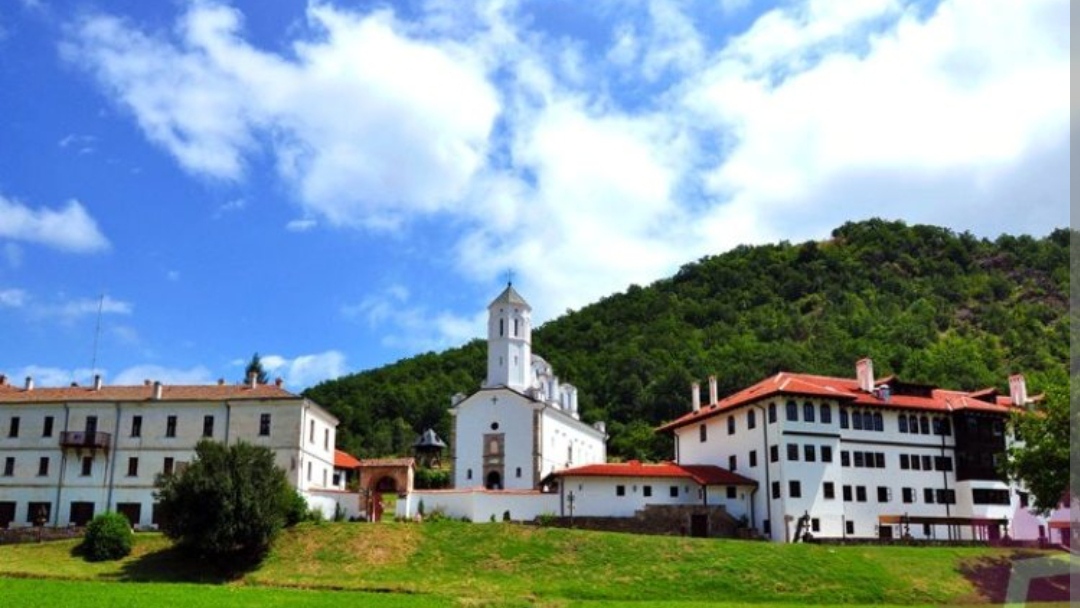 Прохор бил роден во Овчеполието, живеел во пештера 32 години, му ја раскажал иднината на царот Диоген, а светите мошти го одбрале местото на денешниот манастир