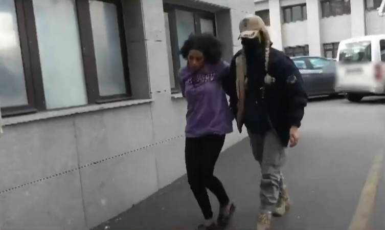 Турската полиција објави видео од апсењето: „Ова е бомбашот од Истанбул, призна сѐ“ (ВИДЕО)