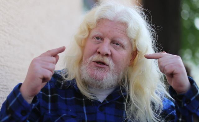 Русјаков: Кога бев Титова измислица, небањат и лош Македонец, штом се кренев од сон, веднаш се фаќав за кафе и цигара…сега се туширам