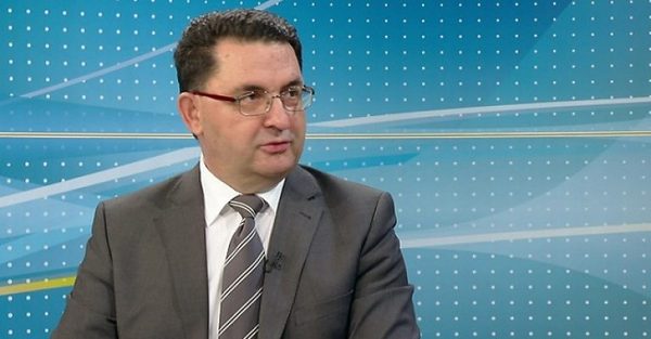 СЛАВЕСКИ ја спореди АРСОВСКА со пејачка: Имаше прикачено мобилен микрофон КАКО ЦЕЦА НА КОНЦЕРТИТЕ