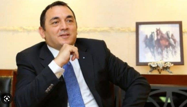 Зиков: Јадете г***а за мене колку сакате, само добра фотка … (Фото)