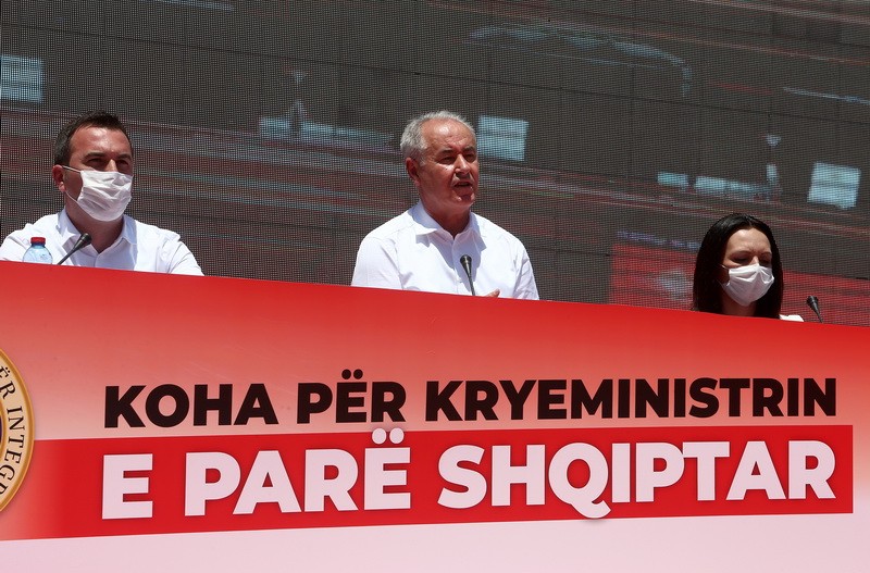 Ахмети му понудил да си бира што сака: Зибери убеден дека ќе биде прв Албанец премиер