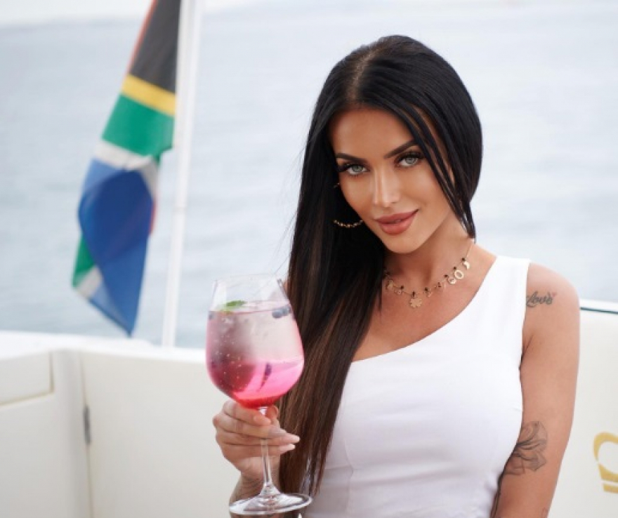 Прострелна рана во главата е причина за смртта на инфлуенсерката Јанеска