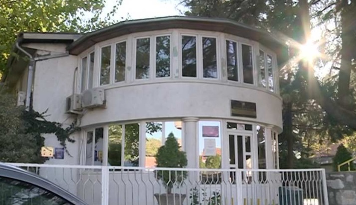 Измамничка пие и јаде на сметка на општина Ѓорче Петров и градоначалникот Стојкоски