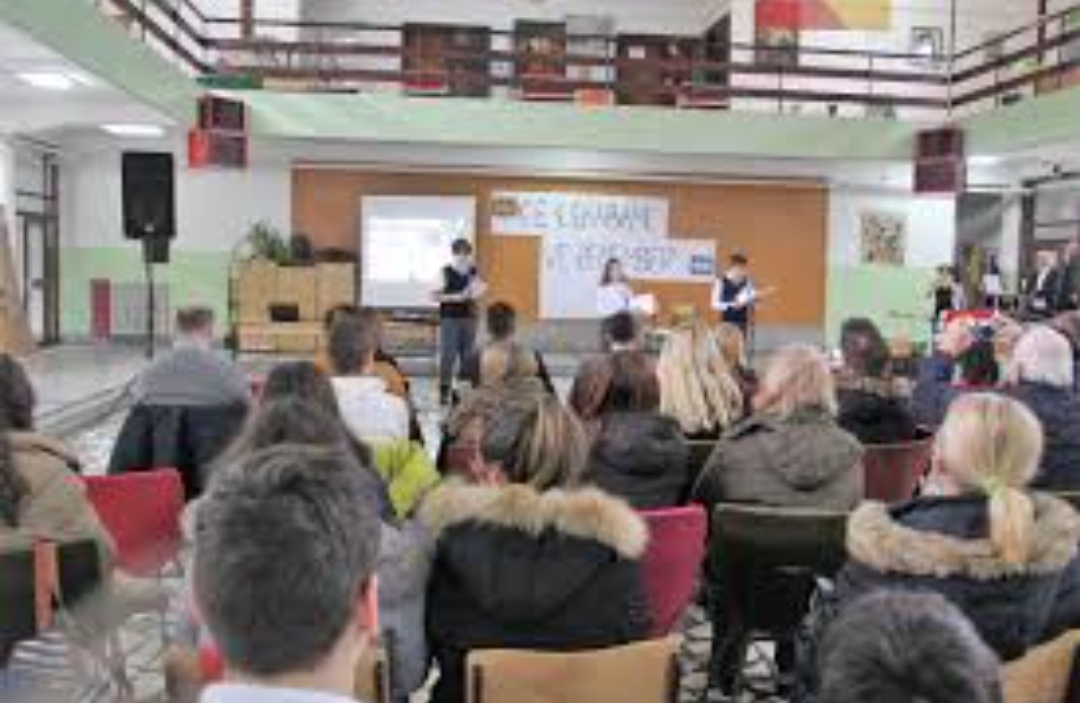 Аплаузот денес оди кај децата и наставниците од 4-3 од ОУ Ѓоргија Пулевски, Аеродром, кои донирале за оброк за нивните врсници кои не можат да си дозволат