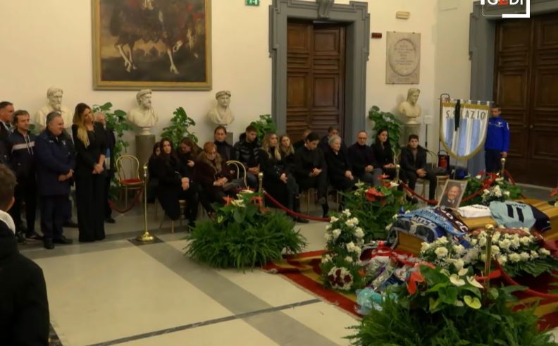 Последен поздрав – Семејството скршено од болка, фудбалскиот свет се простува од Синиша Михајловиќ