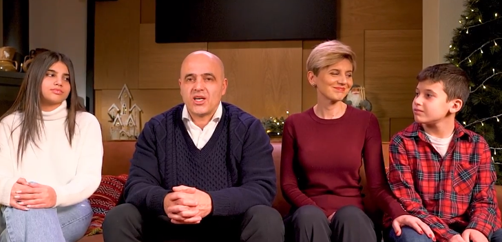 (Видео) Новогодишна честитка од Ковачевски: Никој нема да биде сам за празниците, следната година очекувајте повисоки плати и пензии