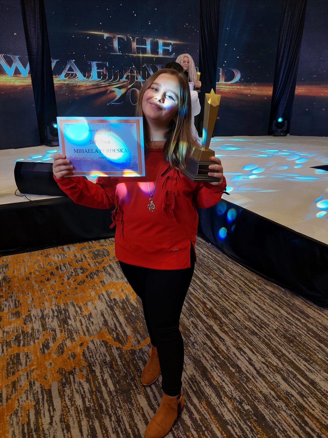 Браво златно девојче! Михаела од Прилеп освои второ место на светски фестивал, а беше најмлада учесничка (Фото)