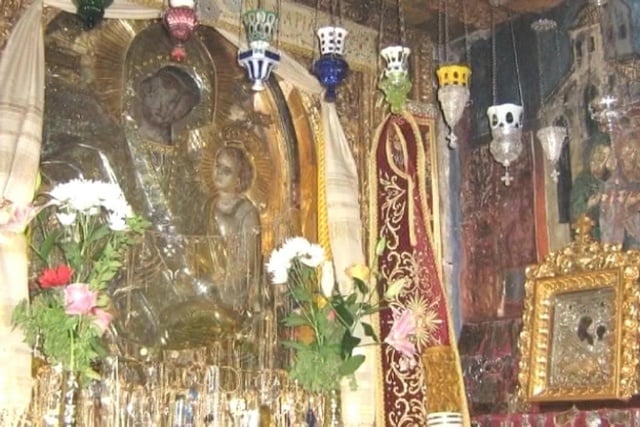 Како немиот Македонец за прв пат прозборел пред иконата на Богородица на Света гора (Видео)