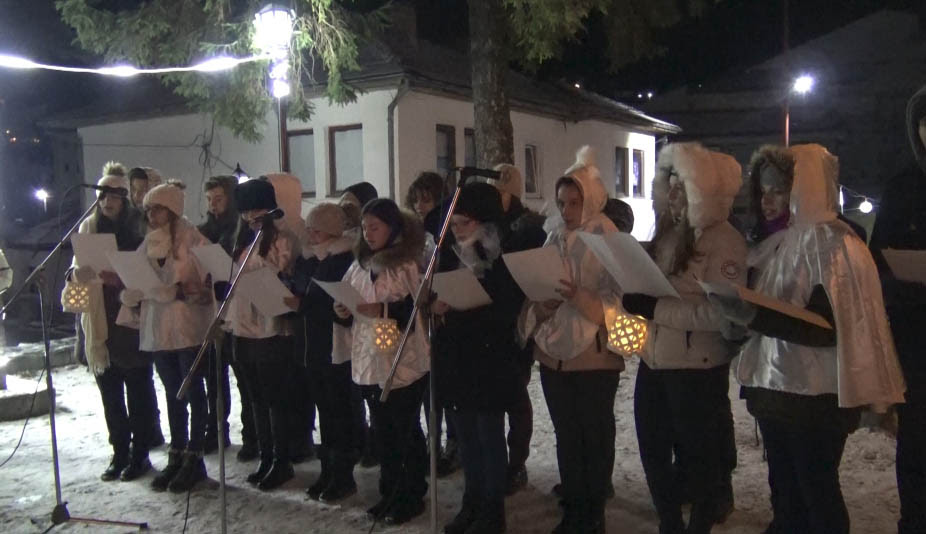 РЕДОК ОБИЧАЈ ВО МАКЕДОНИЈА: „Дева“ пред Божик во Крушево уникатен дури до Витлеем